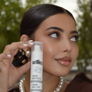 Crème qui combat la pigmentation, les taches d'acné et le mélasma – Image 3