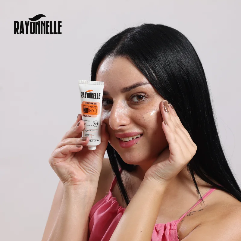 Crème solaire teintée Rayonnelle SPF50+ – Image 3